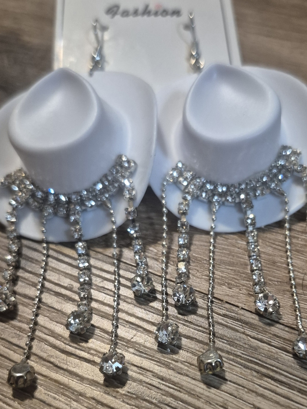 Wrangler White Hat Earrings with Silver Crystal Tassels